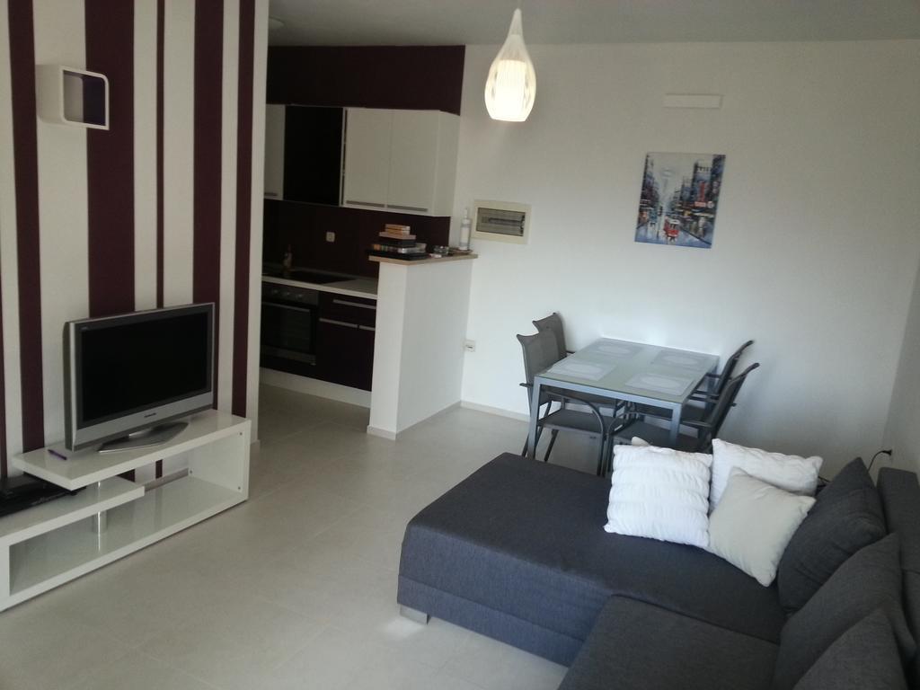 Apartment Tara Sumartin Quarto foto